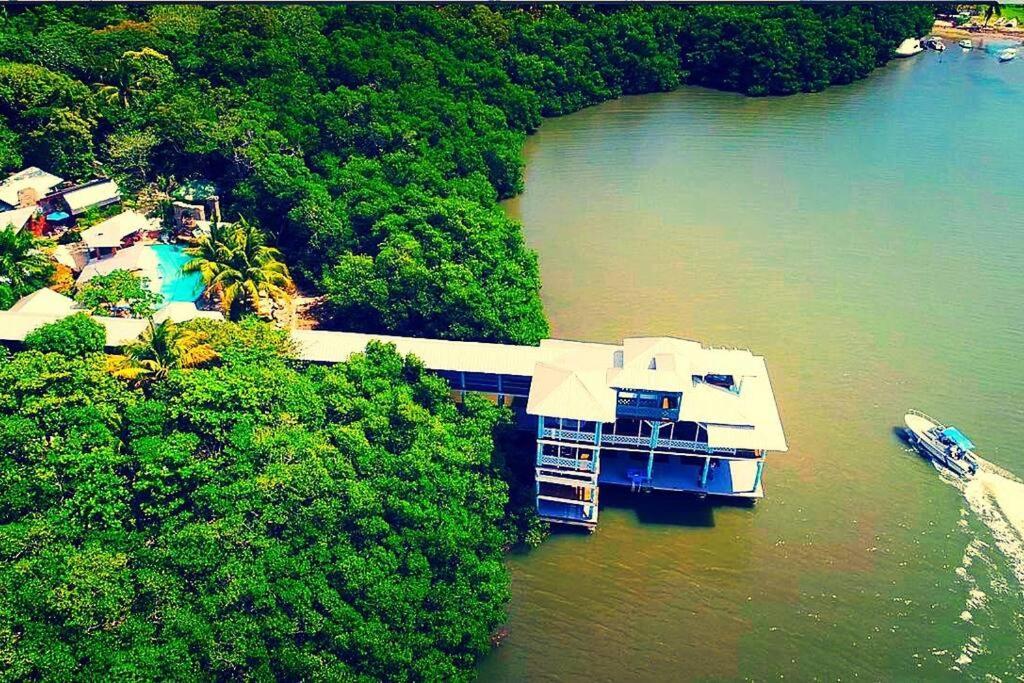 The Dock Resort Over Water Retreat Вест-Енд Екстер'єр фото