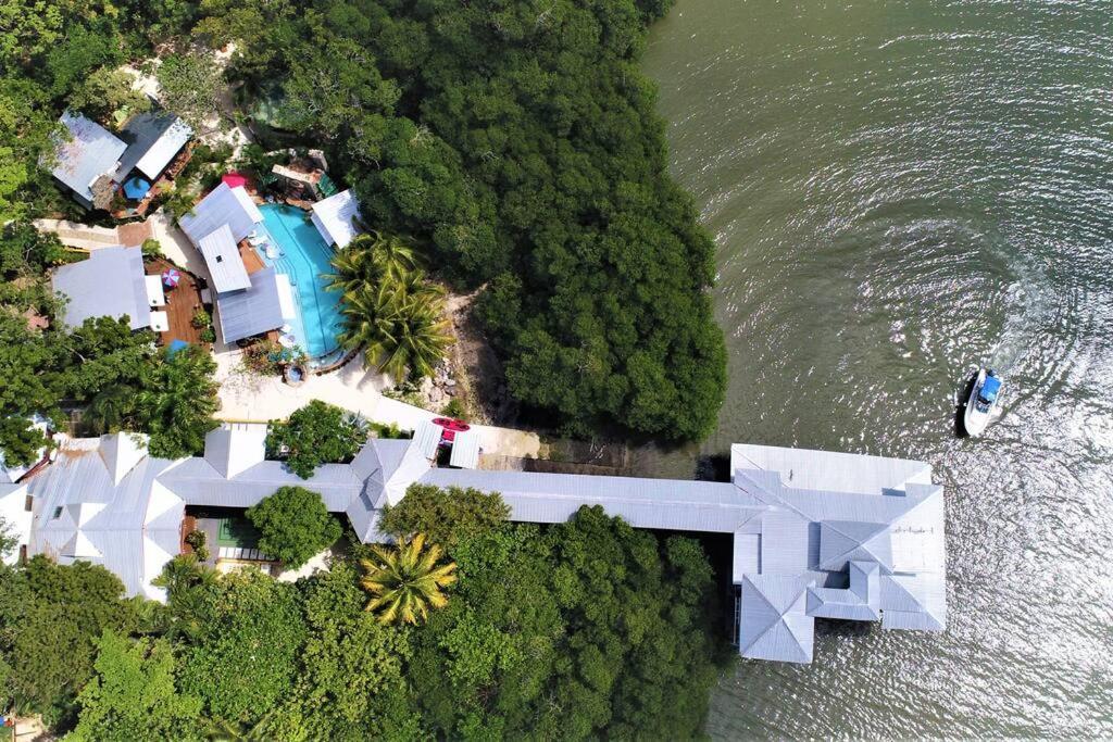 The Dock Resort Over Water Retreat Вест-Енд Екстер'єр фото