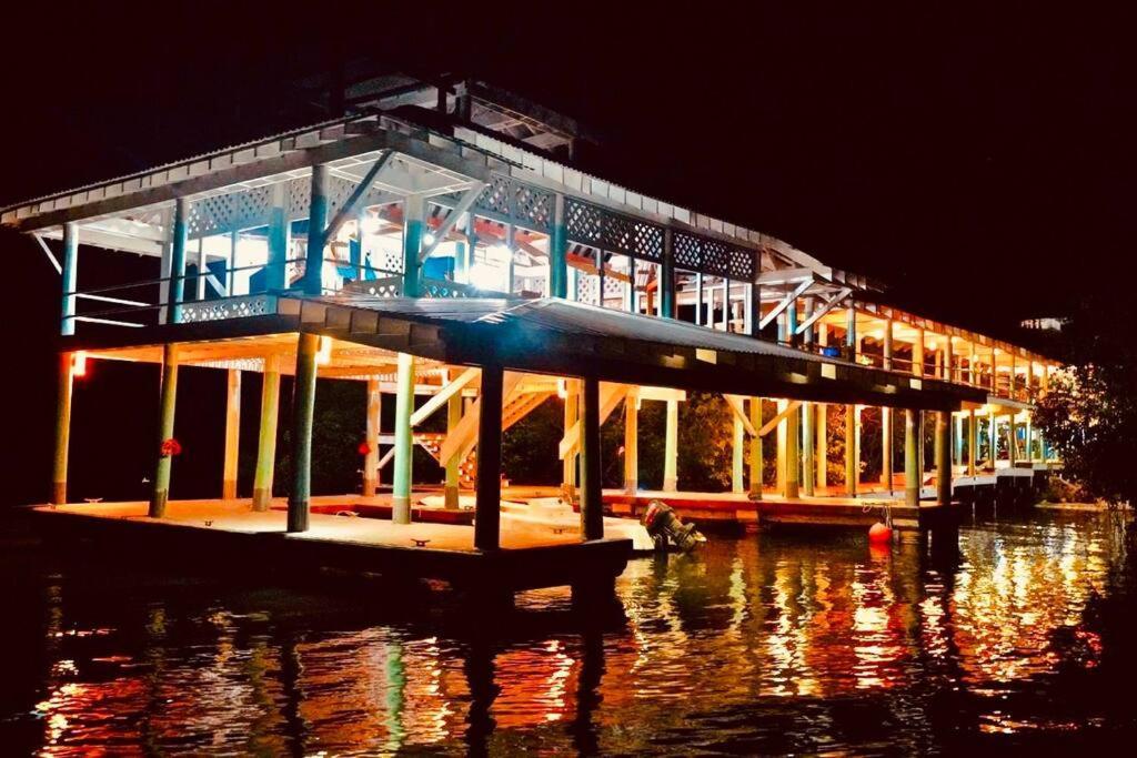 The Dock Resort Over Water Retreat Вест-Енд Екстер'єр фото